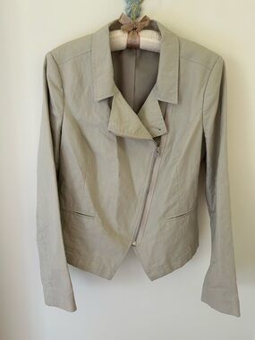 Vintage DKNY Taupe Moto Jacket with Asymmetrical Design 
Size: L
EUC